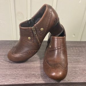 Born 7.5 Tanya Side-zip brown Leather Wingtip Heels Stretch Elastic Booties